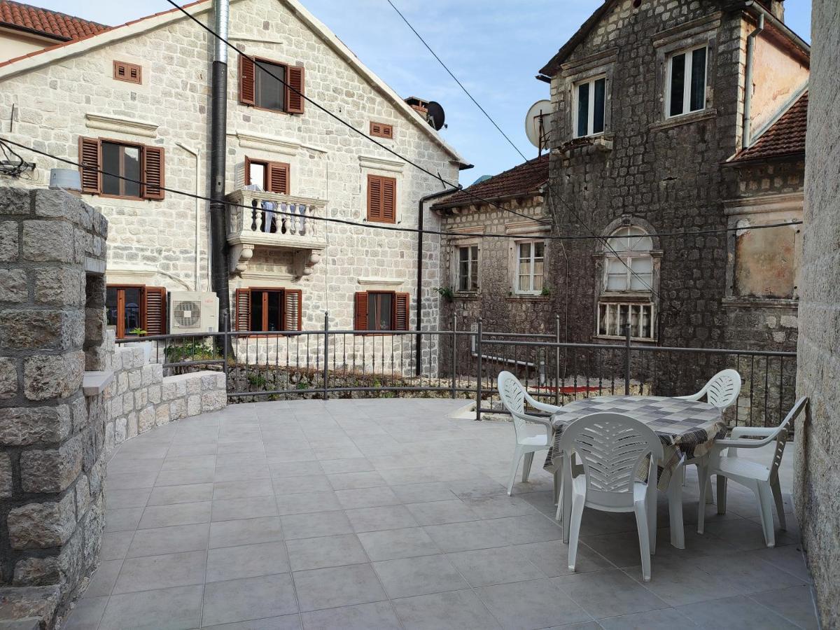 Apartment Rosic Perast Bagian luar foto