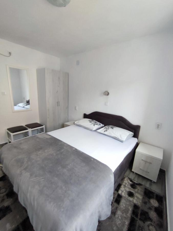 Apartment Rosic Perast Bagian luar foto